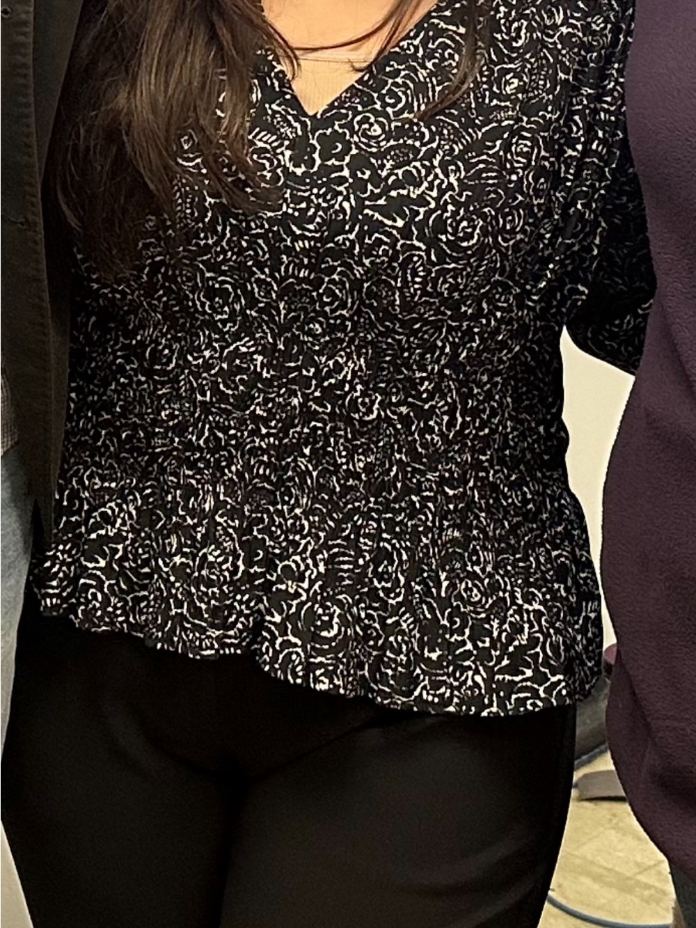 Black and White Floral V-Neck Long Sleeve Blouse